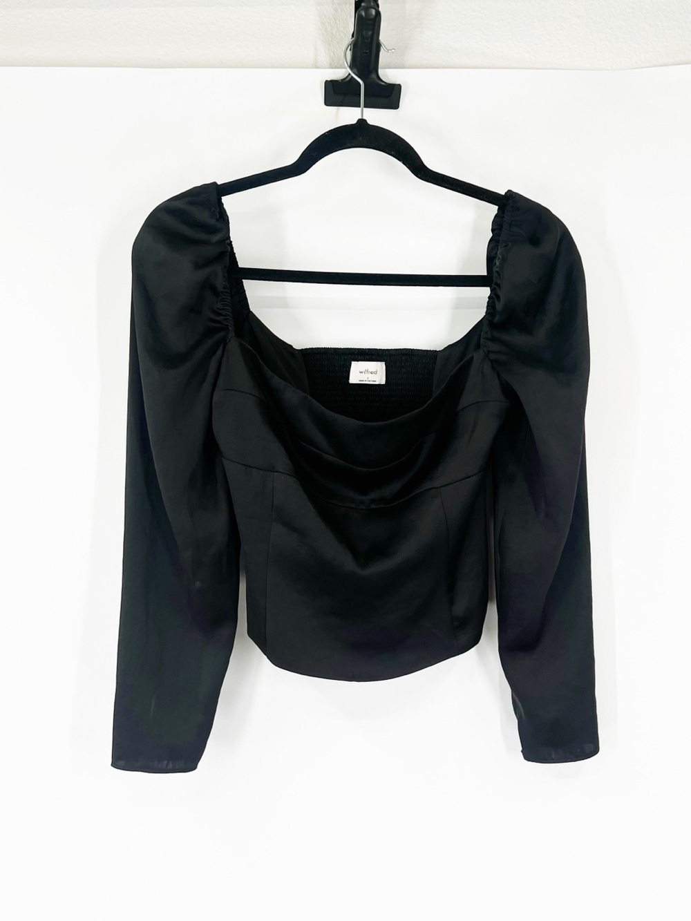 Wilfred Aritzia Satin Square-Neck Puff Sleeve Top Black